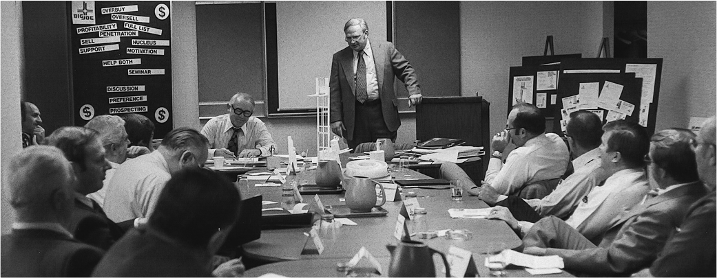 About_Insert_3 About_Insert_3